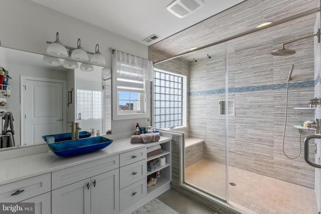 221 E 21ST AVE, North Wildwood, NJ 08260