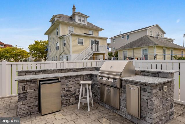 221 E 21ST AVE, North Wildwood, NJ 08260