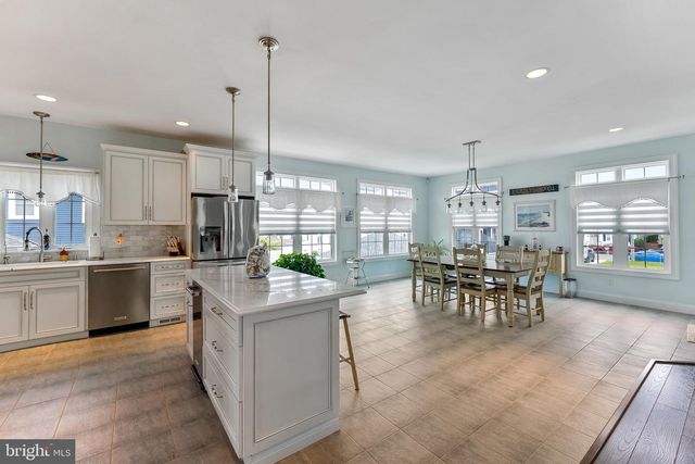 221 E 21ST AVE, North Wildwood, NJ 08260