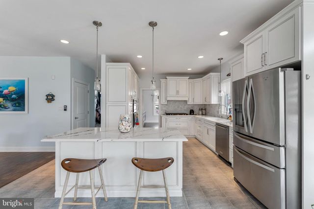 221 E 21ST AVE, North Wildwood, NJ 08260