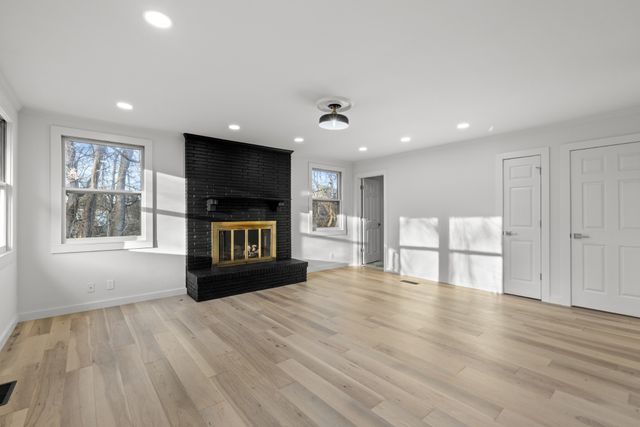 136 Roberta Dr, Hendersonville, TN 37075