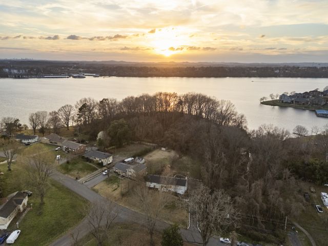 136 Roberta Dr, Hendersonville, TN 37075