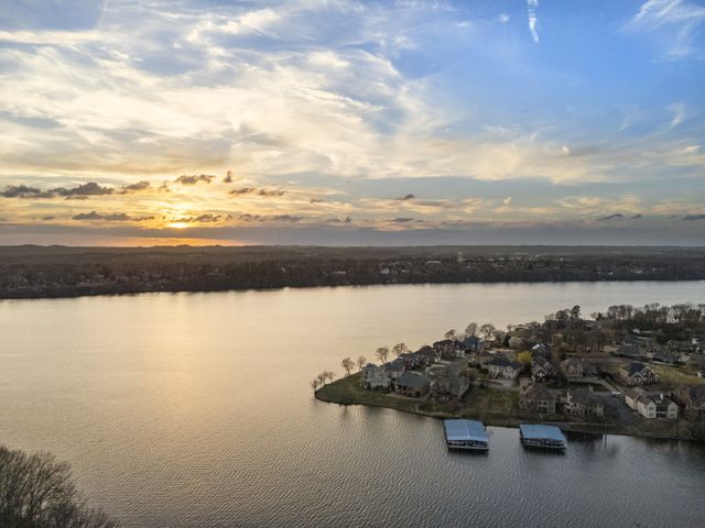 136 Roberta Dr, Hendersonville, TN 37075