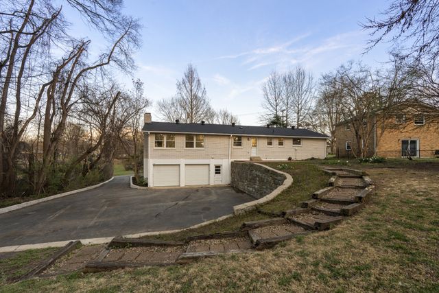 136 Roberta Dr, Hendersonville, TN 37075