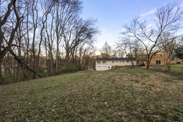 136 Roberta Dr, Hendersonville, TN 37075