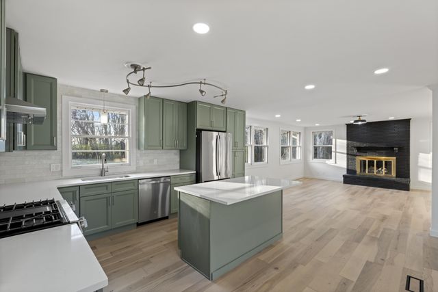 136 Roberta Dr, Hendersonville, TN 37075