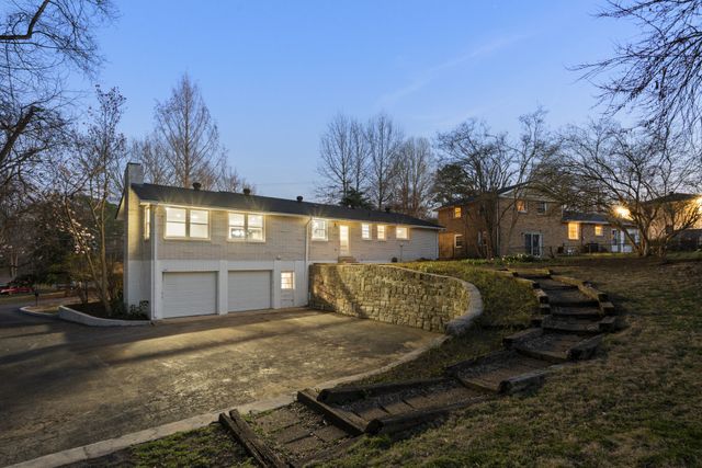 136 Roberta Dr, Hendersonville, TN 37075