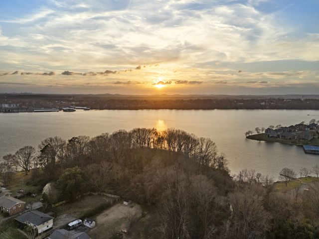 136 Roberta Dr, Hendersonville, TN 37075