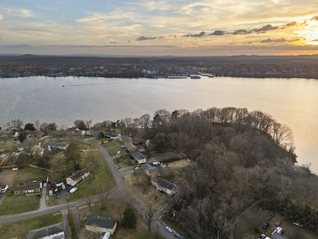 136 Roberta Dr, Hendersonville, TN 37075