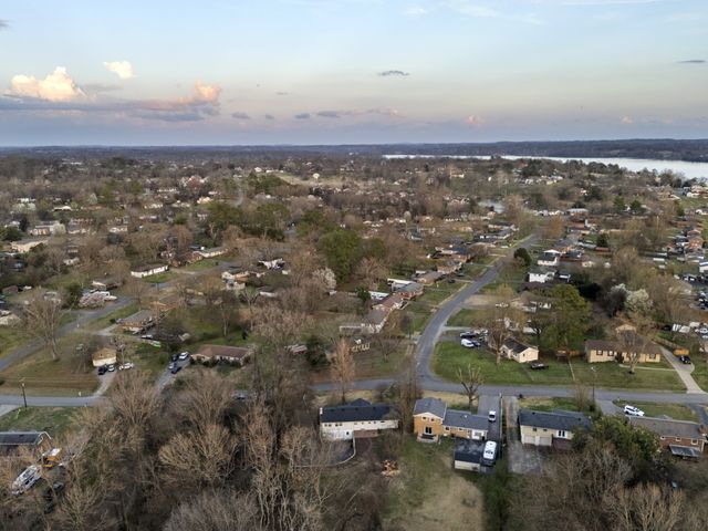 136 Roberta Dr, Hendersonville, TN 37075