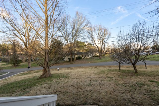 136 Roberta Dr, Hendersonville, TN 37075