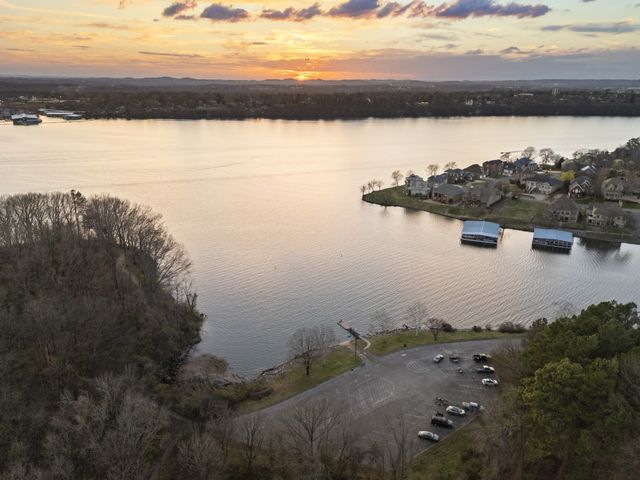 136 Roberta Dr, Hendersonville, TN 37075