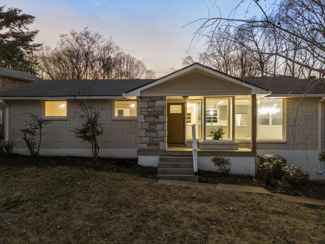 136 Roberta Dr, Hendersonville, TN 37075