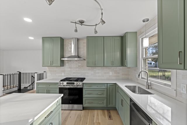 136 Roberta Dr, Hendersonville, TN 37075