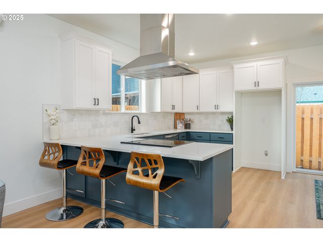 1000 Ne 70TH Ave, Portland, OR 97213