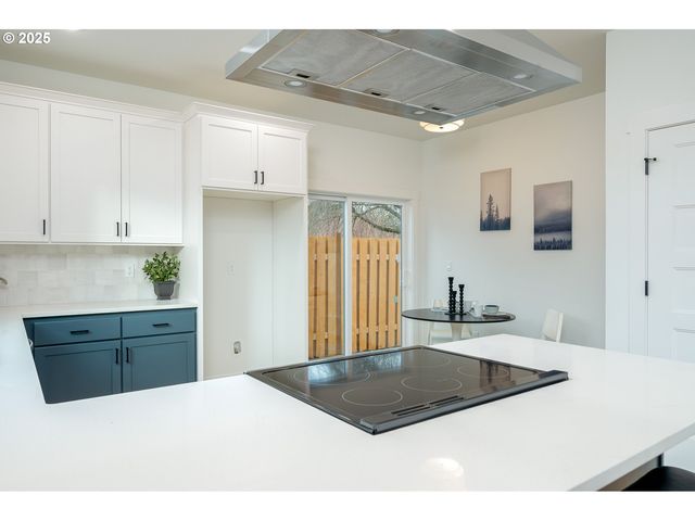 1000 Ne 70TH Ave, Portland, OR 97213