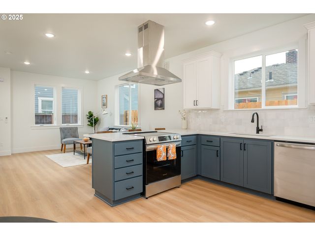 1000 Ne 70TH Ave, Portland, OR 97213