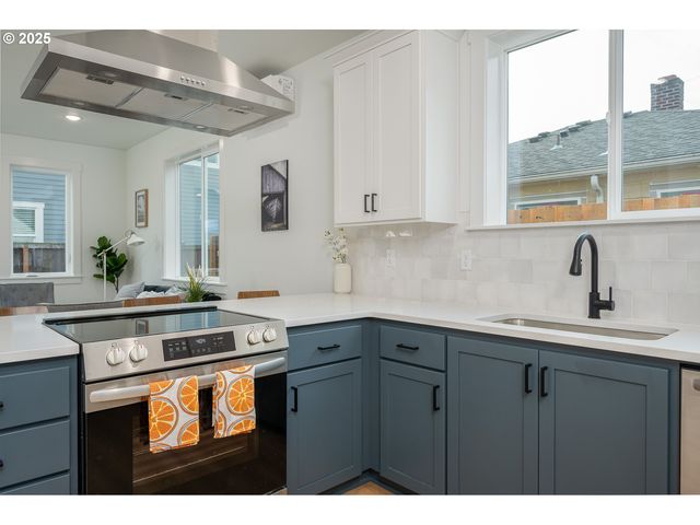 1000 Ne 70TH Ave, Portland, OR 97213