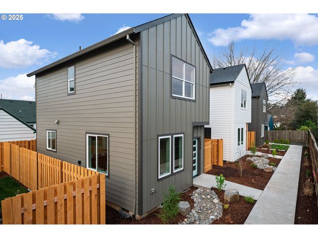 1000 Ne 70TH Ave, Portland, OR 97213