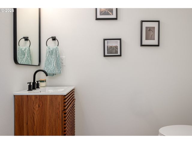 1000 Ne 70TH Ave, Portland, OR 97213