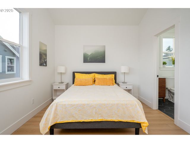 1000 Ne 70TH Ave, Portland, OR 97213