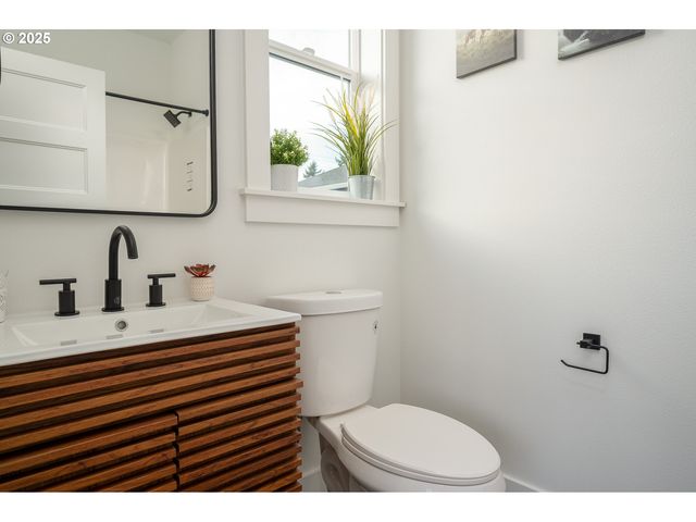 1000 Ne 70TH Ave, Portland, OR 97213