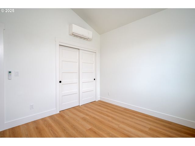 1000 Ne 70TH Ave, Portland, OR 97213