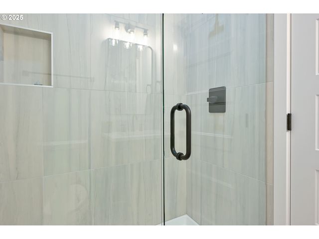 1000 Ne 70TH Ave, Portland, OR 97213