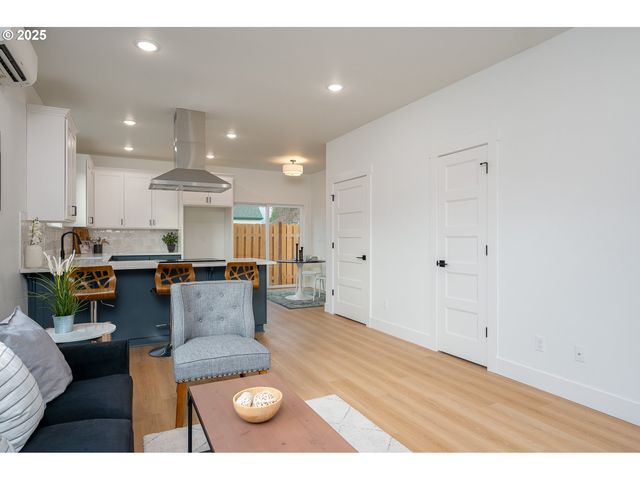 1000 Ne 70TH Ave, Portland, OR 97213