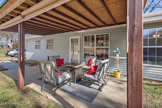 1085 Thomas Drive, Raymond, MS 39154
