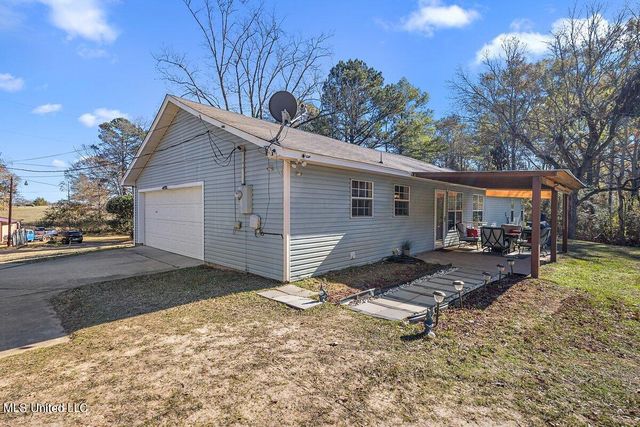 1085 Thomas Drive, Raymond, MS 39154