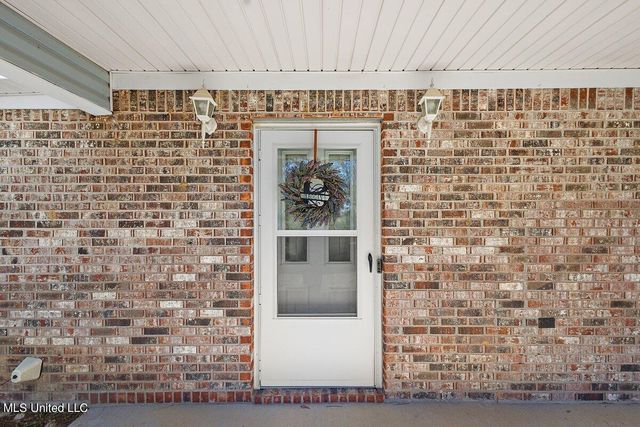 1085 Thomas Drive, Raymond, MS 39154