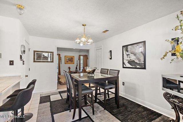 1085 Thomas Drive, Raymond, MS 39154