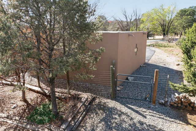 9 White Stallion Court, Edgewood, NM 87015