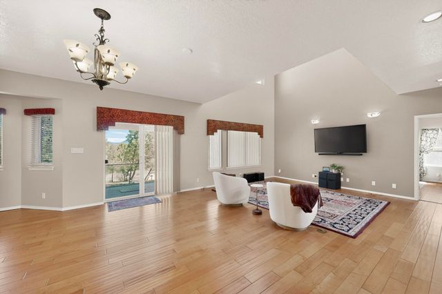 9 White Stallion Court, Edgewood, NM 87015