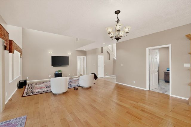 9 White Stallion Court, Edgewood, NM 87015