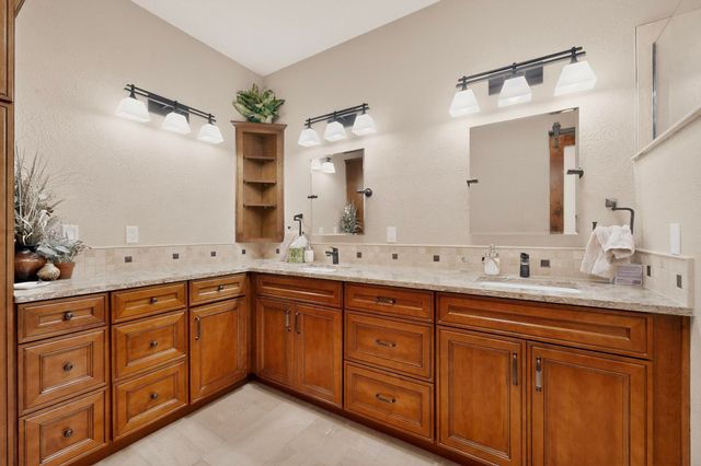 9 White Stallion Court, Edgewood, NM 87015