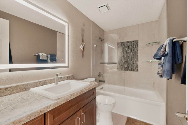 9 White Stallion Court, Edgewood, NM 87015