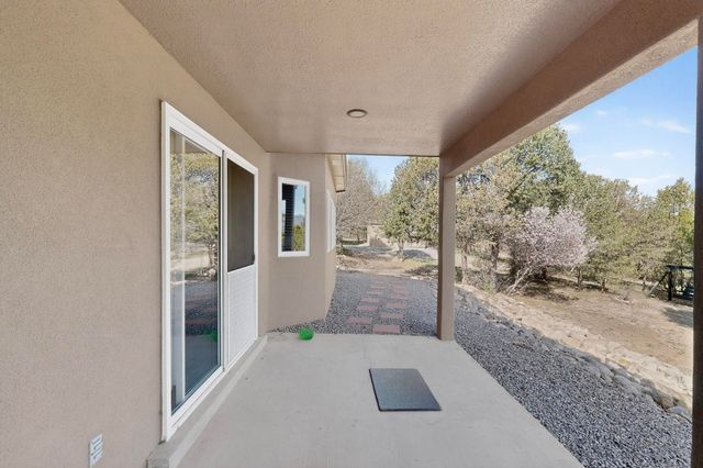 9 White Stallion Court, Edgewood, NM 87015