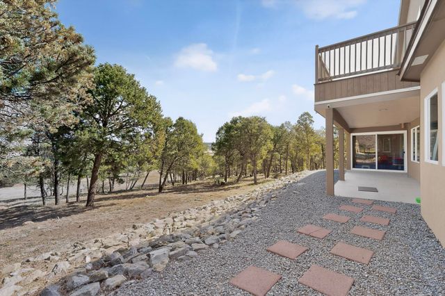 9 White Stallion Court, Edgewood, NM 87015