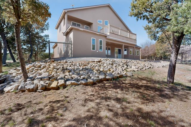 9 White Stallion Court, Edgewood, NM 87015