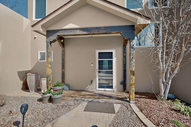 9 White Stallion Court, Edgewood, NM 87015