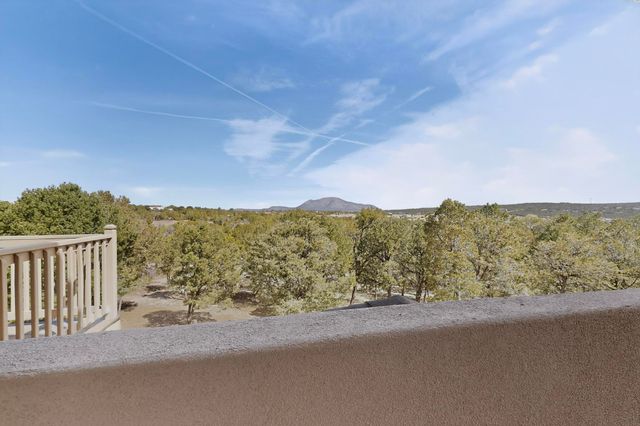9 White Stallion Court, Edgewood, NM 87015