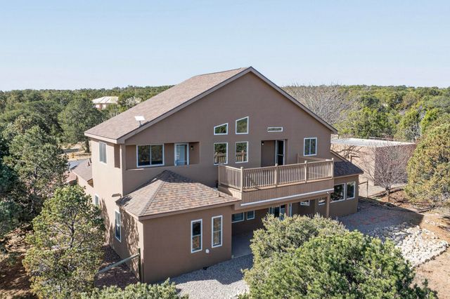 9 White Stallion Court, Edgewood, NM 87015
