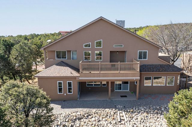 9 White Stallion Court, Edgewood, NM 87015