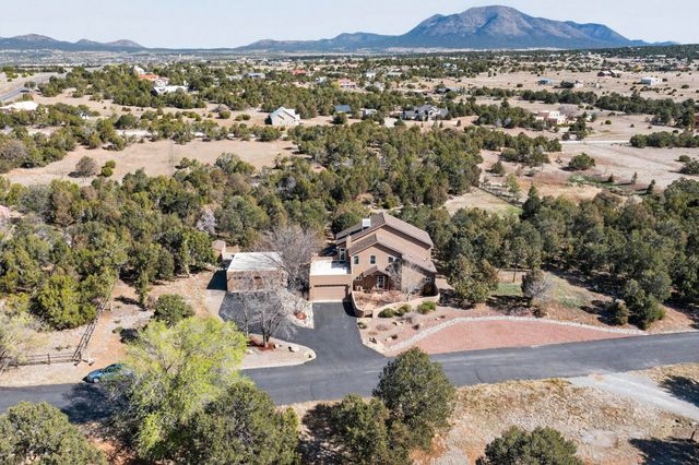 9 White Stallion Court, Edgewood, NM 87015