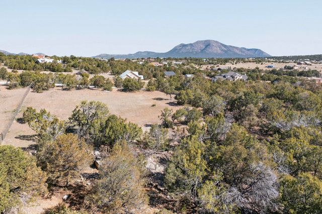 9 White Stallion Court, Edgewood, NM 87015