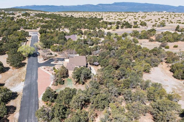 9 White Stallion Court, Edgewood, NM 87015