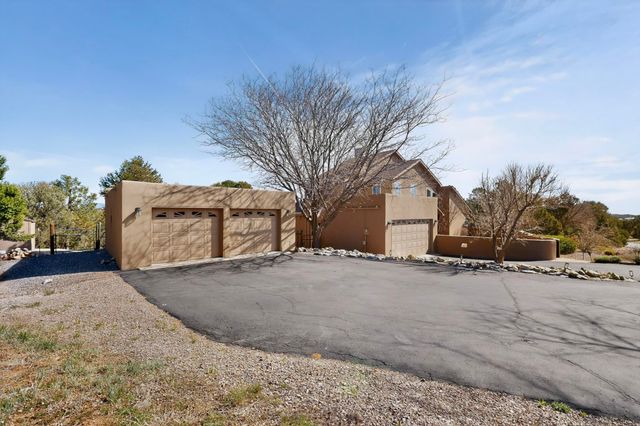 9 White Stallion Court, Edgewood, NM 87015