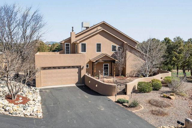 9 White Stallion Court, Edgewood, NM 87015